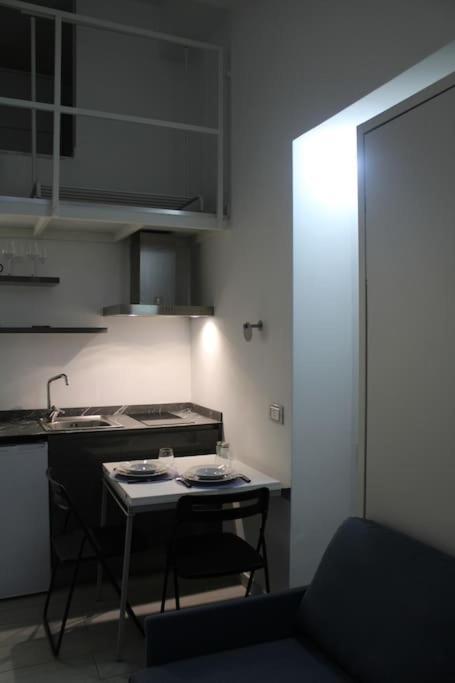 شقة Piccolo Loft A Due Passi Dal Castello ميلان المظهر الخارجي الصورة
